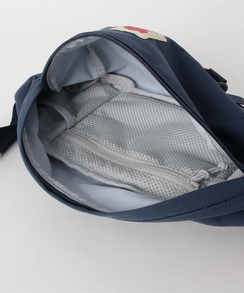 FJALL RAVEN (フェールラーベン)の「Ulvo Hip Pack Large (FJALLRAVEN/フェールラーベン)(ボディバッグ/ウエストポーチ・メンズ・グリーン系その他2/ブラック/ダークブルー/カーキオリーブ/ダークネイビー/キャメル/レッド/グリーン系その他/グリーン/オレンジ・ONE SIZE)」の13枚目の写真
