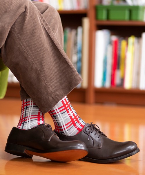 London Shoe Make(ロンドンシューメイク)の「チェック柄 / check 日本製 メンズソックス / London Shoe Make THE SOCKS 418901(ソックス/靴下・メンズ・グレー/レッド・25cm~27cm)」の4枚目の写真