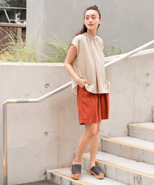 niko and...（ニコアンド）の「後ろリボンハイネックブラウス（シャツ/ブラウス・レディース・ブラック/ベージュ/オフホワイト・MEDIUM/LARGE）」の19枚目の写真