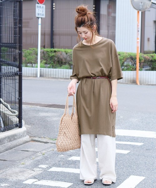 reca（レカ）の「ビッグシルエットTシャツワンピース（チュニック・レディース・ホワイト/モカ/ベージュ/ブラック/カーキ・FREE）」の7枚目の写真