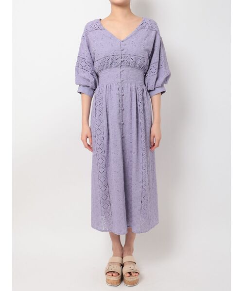 MERCURYDUO(マーキュリーデュオ)の「コットンカットワークボリュームスリーブワンピース(ワンピース・レディース・オフホワイト/ブラック/ラベンダー/ミント・FREE)」の5枚目の写真