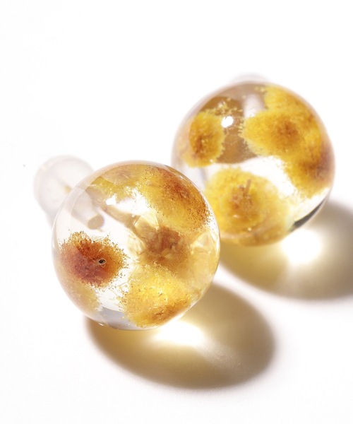 nooca(ノーカ)の「球ピアス -16mm-(ピアス(両耳用)・レディース・イエロー/グリーン/オレンジ・16)」の6枚目の写真