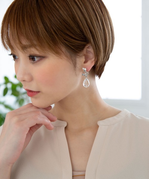 colleca la(コレカラ)の「ドットとペアシェイプのピアス(ピアス(両耳用)・レディース・ゴールド/シルバー・フリ-)」の3枚目の写真