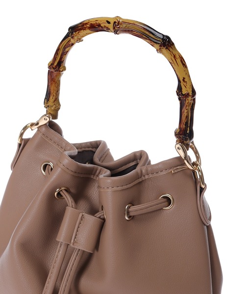 Edit Sheen(エディットシーン)の「バンブーハンドル巾着ハンドバッグ(ハンドバッグ・レディース・ブラック/ベージュ・FREE)」の6枚目の写真