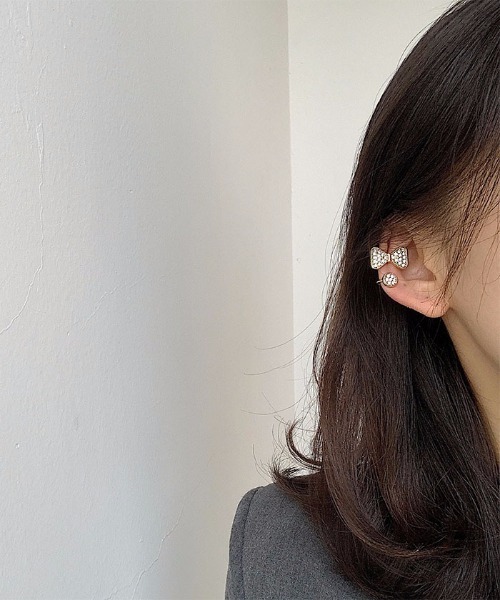 LA VORAGINE（ラ ヴォラジネ）の「デザイン　イヤーカフ（イヤーカフ・レディース・その他/C/K/S/A/I/Q/Y/その他2/その他4/その他5/その他3/B/H/P/X/G/O/W/J/R/Z/E/M/U/F/N/V/その他1/D/L/T/その他8/その他9/その他10/その他11/その他6/その他7/その他12/その他13/その他16/その他22/その他23/その他24/その他17/その他18/その他19/その他20/その他21/その他31/その他26/その他27/その他28/その他29/その他30/その他25/その他14・FREE）」の3枚目の写真