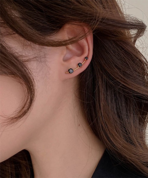 LA VORAGINE（ラ ヴォラジネ）の「デザイン　イヤーカフ（イヤーカフ・レディース・その他/C/K/S/A/I/Q/Y/その他2/その他4/その他5/その他3/B/H/P/X/G/O/W/J/R/Z/E/M/U/F/N/V/その他1/D/L/T/その他8/その他9/その他10/その他11/その他6/その他7/その他12/その他13/その他16/その他22/その他23/その他24/その他17/その他18/その他19/その他20/その他21/その他31/その他26/その他27/その他28/その他29/その他30/その他25/その他14・FREE）」の8枚目の写真