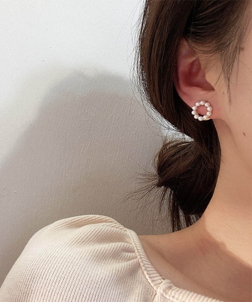 LA VORAGINE（ラ ヴォラジネ）の「デザイン　イヤーカフ（イヤーカフ・レディース・その他/C/K/S/A/I/Q/Y/その他2/その他4/その他5/その他3/B/H/P/X/G/O/W/J/R/Z/E/M/U/F/N/V/その他1/D/L/T/その他8/その他9/その他10/その他11/その他6/その他7/その他12/その他13/その他16/その他22/その他23/その他24/その他17/その他18/その他19/その他20/その他21/その他31/その他26/その他27/その他28/その他29/その他30/その他25/その他14・FREE）」の10枚目の写真