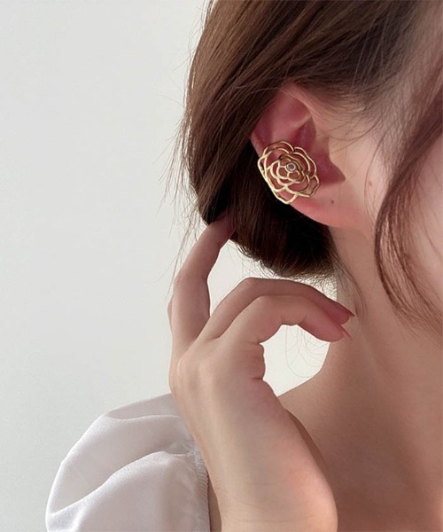 LA VORAGINE（ラ ヴォラジネ）の「デザイン　イヤーカフ（イヤーカフ・レディース・その他/C/K/S/A/I/Q/Y/その他2/その他4/その他5/その他3/B/H/P/X/G/O/W/J/R/Z/E/M/U/F/N/V/その他1/D/L/T/その他8/その他9/その他10/その他11/その他6/その他7/その他12/その他13/その他16/その他22/その他23/その他24/その他17/その他18/その他19/その他20/その他21/その他31/その他26/その他27/その他28/その他29/その他30/その他25/その他14・FREE）」の12枚目の写真