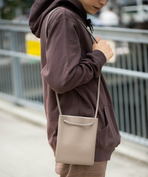 RAGEBLUE（レイジブルー）の「レザータッチミニショルダーバッグ/924130（ショルダーバッグ・メンズ・ホワイト/ブラック/ベージュ/ブラウン/オフホワイト/シルバー/サックスブルー/ブラック系その他/オリーブ/ベージュ系その他・FREE）」の7枚目の写真