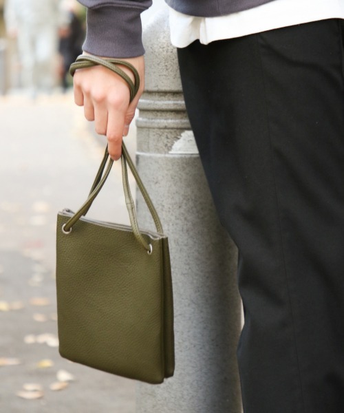 RAGEBLUE（レイジブルー）の「レザータッチミニショルダーバッグ/924130（ショルダーバッグ・メンズ・ホワイト/ブラック/ベージュ/ブラウン/オフホワイト/シルバー/サックスブルー/ブラック系その他/オリーブ/ベージュ系その他・FREE）」の8枚目の写真