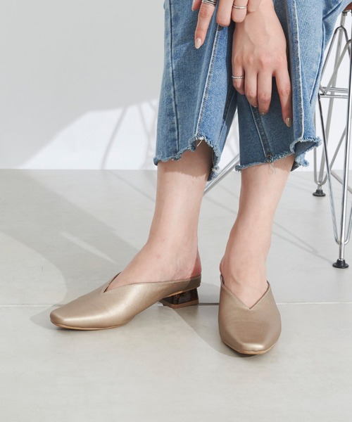 prose verse（プロズヴェール）の「柄ヒールVカットミュール（パンプス・レディース・アイボリー/ゴールド/モカ/ブラック・SMALL/MEDIUM/LARGE/LL）」の16枚目の写真