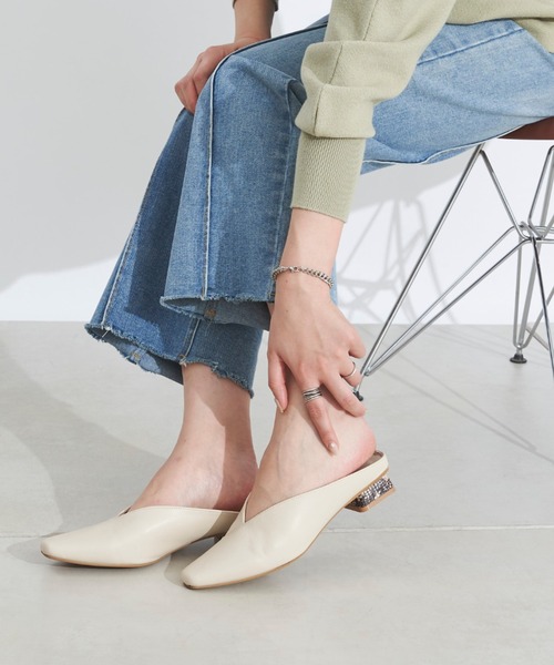prose verse（プロズヴェール）の「柄ヒールVカットミュール（パンプス・レディース・アイボリー/ゴールド/モカ/ブラック・SMALL/MEDIUM/LARGE/LL）」の8枚目の写真