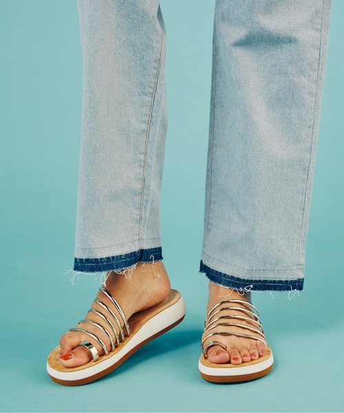 DOUBLE STANDARD CLOTHING（ダブルスタンダードクロージング）の「プラットフォームサンダル（サンダル・レディース・ベージュ/ブラック・36.5/37.5/35.5）」の2枚目の写真