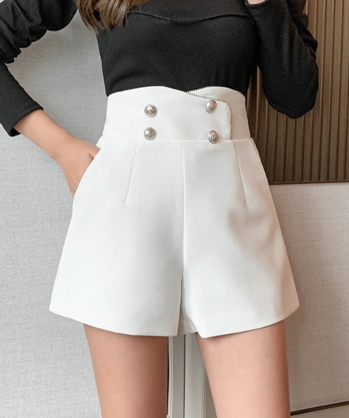 ABITOKYO（アビトーキョー）の「ストレートAラインシルエット タックショートパンツ（その他パンツ・レディース・ホワイト/ブラック・S/M/L）」の9枚目の写真