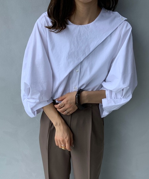 LE MORE(リモア)の「ショルダーボタンブラウス(シャツ/ブラウス・レディース・ホワイト・FREE)」の1枚目の写真