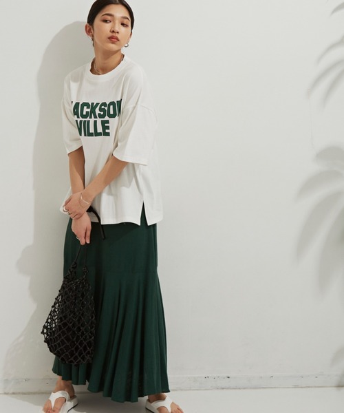 Auntie Rosa Holiday（アンティローザホリデー）の「ビッグカレッジロゴプリントTシャツ（Tシャツ/カットソー・レディース・アイボリー/チャコールグレー/オフホワイト・FREE）」の12枚目の写真