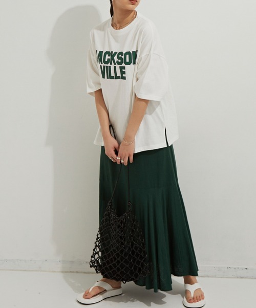 Auntie Rosa Holiday（アンティローザホリデー）の「ビッグカレッジロゴプリントTシャツ（Tシャツ/カットソー・レディース・アイボリー/チャコールグレー/オフホワイト・FREE）」の13枚目の写真