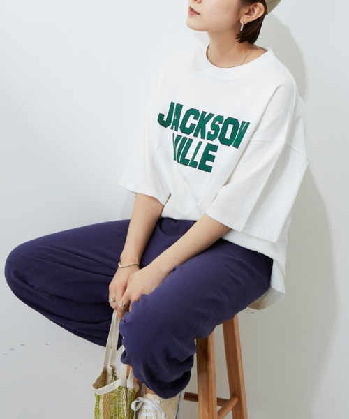 Auntie Rosa Holiday（アンティローザホリデー）の「ビッグカレッジロゴプリントTシャツ（Tシャツ/カットソー・レディース・アイボリー/チャコールグレー/オフホワイト・FREE）」の17枚目の写真