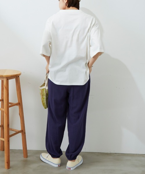 Auntie Rosa Holiday（アンティローザホリデー）の「ビッグカレッジロゴプリントTシャツ（Tシャツ/カットソー・レディース・アイボリー/チャコールグレー/オフホワイト・FREE）」の19枚目の写真