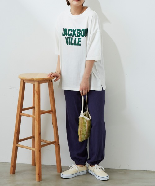 Auntie Rosa Holiday（アンティローザホリデー）の「ビッグカレッジロゴプリントTシャツ（Tシャツ/カットソー・レディース・アイボリー/チャコールグレー/オフホワイト・FREE）」の21枚目の写真