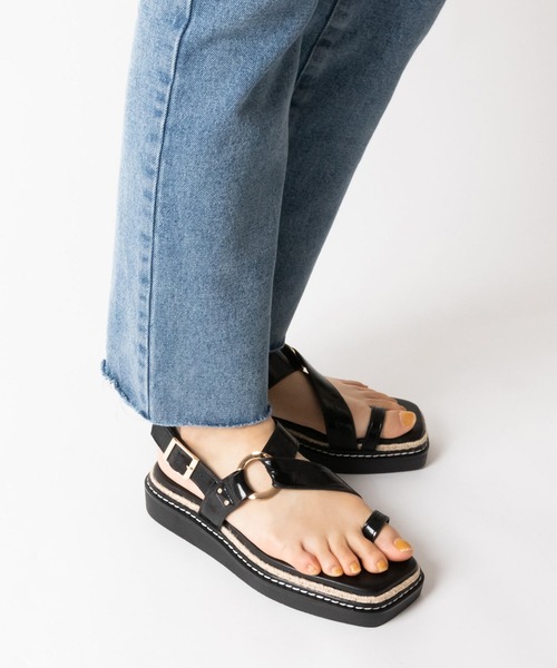 RANDA(ランダ)の「ストレスフリー/ジュート×スタッズトングスポーツサンダル(サンダル・レディース・ブラック/ベージュ/クリーム・LL/S/M/L)」の2枚目の写真