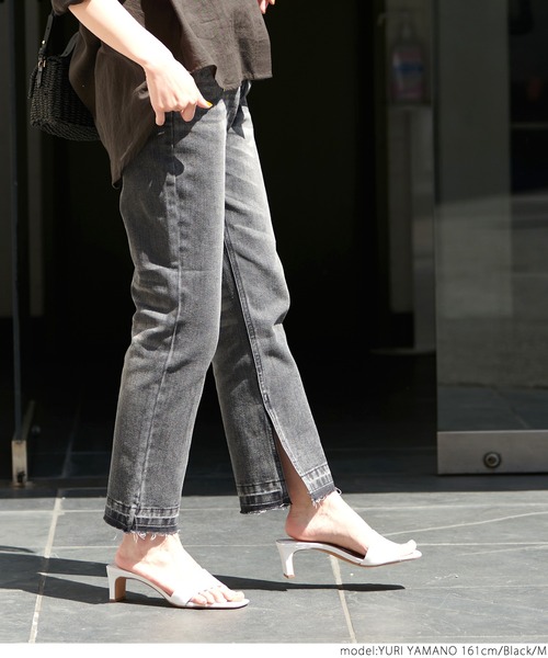 coca（coca）（コカ）の「裾スリットテーパードデニムパンツ（デニムパンツ・レディース・ブラック/ブルー・M/L）」の7枚目の写真