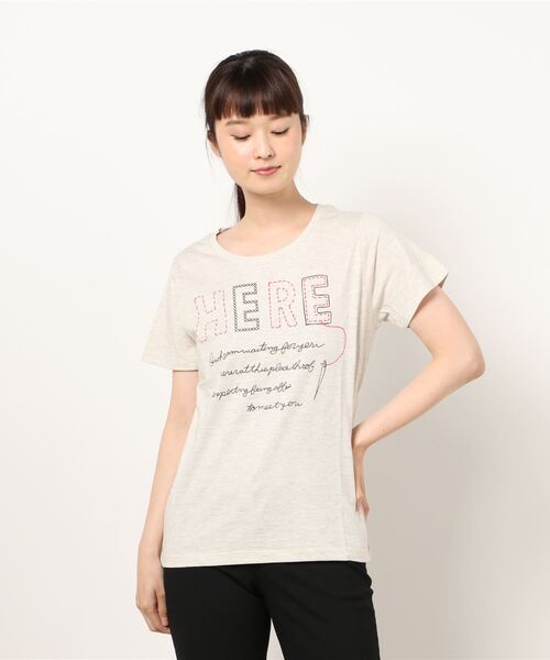 VIBGYOR Women（ヴィブジョー　ウィメン）の「AC　刺繍ﾛｺﾞT(AB)（Tシャツ/カットソー・レディース・ブラック/グレー/サックスブルー/モカ・LARGE/MEDIUM）」の3枚目の写真
