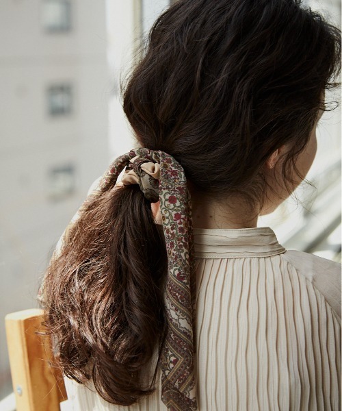 LIBERTY☆アイアンシ クラシックベージュ リボンスカーフ LIBERTY☆アイアンシ クラシックベージュ リボンスカーフ
