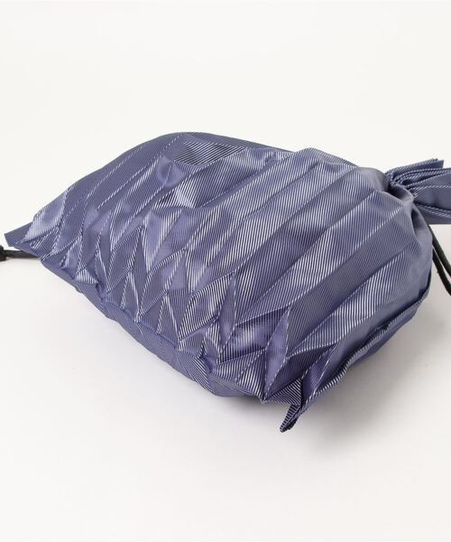 salle de bal（サルデバル）の「プリーツドローバッグ PLEATS BAG  巾着エコバッグ（ショルダーバッグ・レディース・ブラック/ベージュ/ブラウン/ピンク/ブルー/グリーン・FREE）」の8枚目の写真