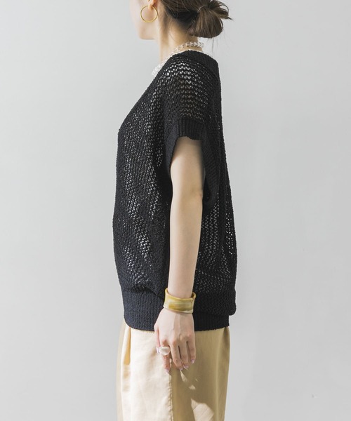 URBAN RESEARCH（アーバンリサーチ）の「透かし柄ニットベスト（ベスト・レディース・ブラック/アイボリー/ベージュ・FREE）」の6枚目の写真