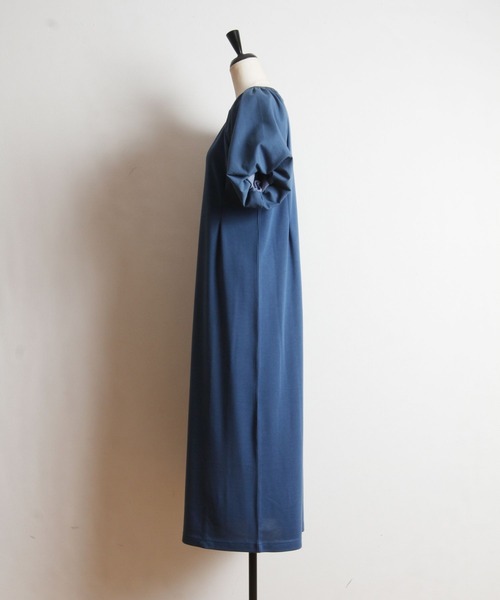 tocco closet（トッコ　クローゼット）の「布帛バルーンスリーブポンチワンピース（ワンピース・レディース・ブラック/ブルー・M）」の4枚目の写真