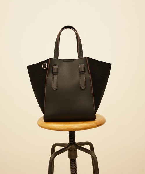 COOCO(クーコ)の「フェイクレザー2WAYトートバッグ(トートバッグ・レディース・ブラック/スモークピンク/キャメル/グレー系その他/グリーン・9)」の2枚目の写真