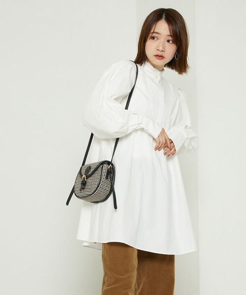 FREAK'S STORE(フリークスストア)の「フリルスタンドカラーボリュームスリーブシャツ(シャツ/ブラウス・レディース・ブラック/その他/ホワイト・フリ-)」の2枚目の写真