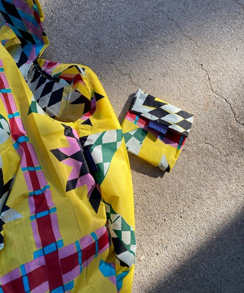 BAGGU(バグー)の「【BAGGU/バグゥ】STANDARD BAGGU 2021AW(エコバッグ/サブバッグ・レディース・グリーン/ブルー系その他/バイオレット/ピンク/イエロー・FREE)」の1枚目の写真