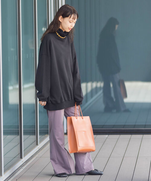 Ray BEAMS(レイビームス)の「【WEB限定】Ray BEAMS / スウェット ビッグ ハイネック プルオーバー(スウェット・レディース・ブラック/ベージュ/ライトブルー・ONE SIZE)」の5枚目の写真