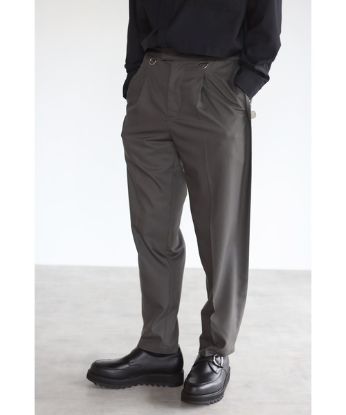 CREARE -LINO-(クレアーレリノ)の「サイドベルト スラックパンツ<セットアップ可>(スラックス・メンズ・ブラック/グレイッシュベージュ/カーキ・MEDIUM/LARGE)」の3枚目の写真