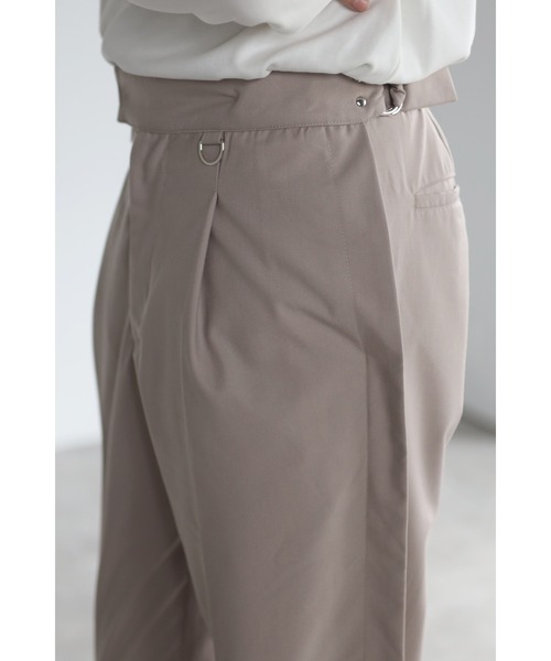 CREARE -LINO-(クレアーレリノ)の「サイドベルト スラックパンツ<セットアップ可>(スラックス・メンズ・ブラック/グレイッシュベージュ/カーキ・MEDIUM/LARGE)」の6枚目の写真