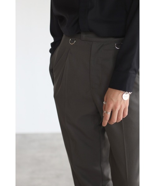 CREARE -LINO-(クレアーレリノ)の「サイドベルト スラックパンツ<セットアップ可>(スラックス・メンズ・ブラック/グレイッシュベージュ/カーキ・MEDIUM/LARGE)」の18枚目の写真