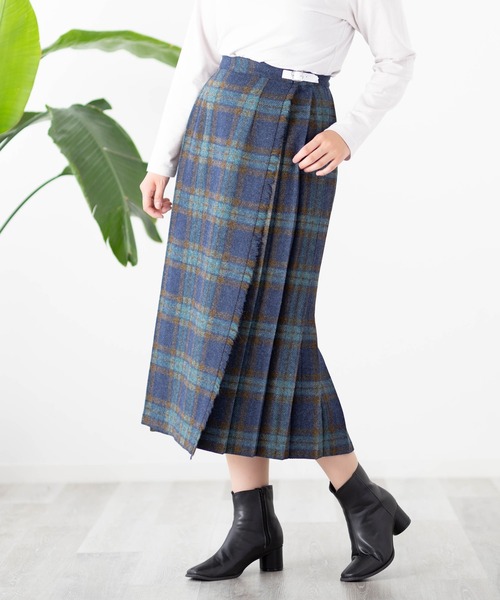 O'NEIL of DUBLIN（オニールオブダブリン）の「O'Neil of Dublin 別注クラシックモデル ウーステッドウール 100% キルトスカート ロング 81cm（スカート・レディース・ネイビー/ダークブルー/シルバーグレー/ブルーグレー/オレンジ/ライトグレー/マスタード/オリーブ/グリーン/ライトブルー/ダークグリーン/グレー系その他/ブラック×ブルー/ブルー/ライトカーキ/ブラウン/グリーン系その他/ダークオレンジ/グレー/バーガンディー/レッド/ダークブラウン/ブルーグリーン/ライトグリーン・8/10/12/14）」の18枚目の写真