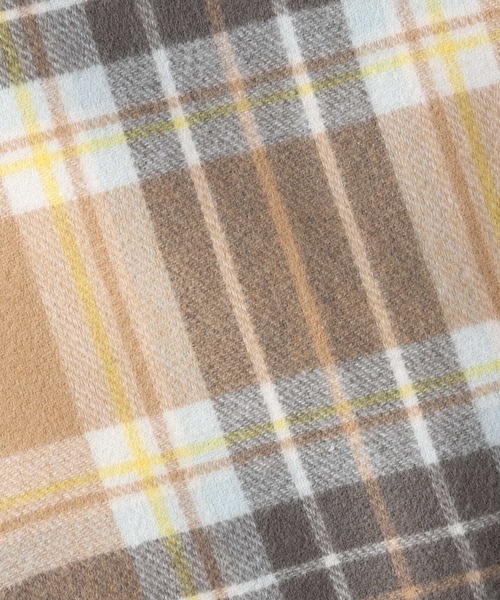 HONEYSUCKLE ROSE（ハニーサックルローズ）の「【HONEYSUCKLE ROSE】オリジナルチェック柄マフラー（マフラー・レディース・ベージュ/ネイビー/オフホワイト・ONE SIZE）」の7枚目の写真