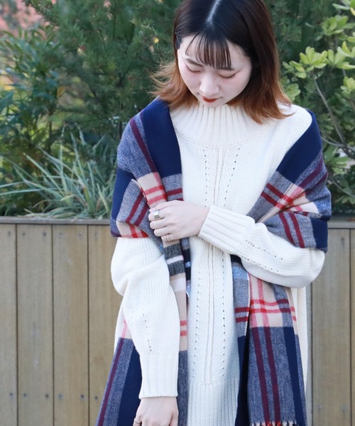 HONEYSUCKLE ROSE（ハニーサックルローズ）の「【HONEYSUCKLE ROSE】オリジナルチェック柄マフラー（マフラー・レディース・ベージュ/ネイビー/オフホワイト・ONE SIZE）」の17枚目の写真