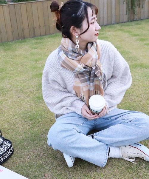 HONEYSUCKLE ROSE（ハニーサックルローズ）の「【HONEYSUCKLE ROSE】オリジナルチェック柄マフラー（マフラー・レディース・ベージュ/ネイビー/オフホワイト・ONE SIZE）」の15枚目の写真