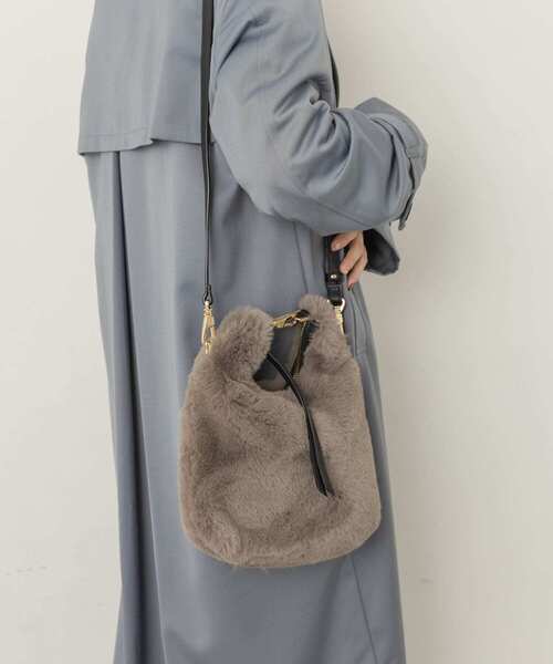 VIOLAd'ORO(ヴィオラドーロ)の「VIOLAd’ORO ELMO V-8454(ハンドバッグ・レディース・モカ/アニマル・ONE)」の2枚目の写真