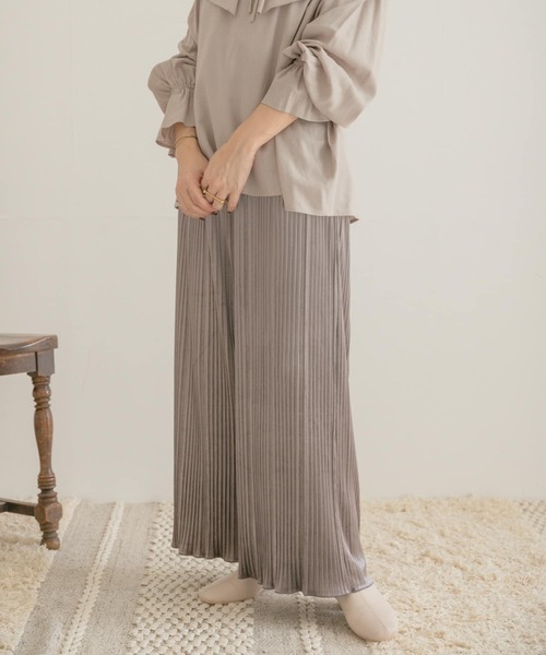 ITEMS URBANRESEARCH（アイテムズ アーバンリサーチ）の「ベロアプリーツパンツ（その他パンツ・レディース・ブラック/ベージュ/ピンク/グリーン系その他・FREE）」の4枚目の写真