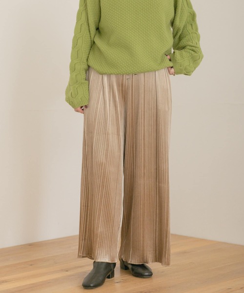 ITEMS URBANRESEARCH（アイテムズ アーバンリサーチ）の「ベロアプリーツパンツ（その他パンツ・レディース・ブラック/ベージュ/ピンク/グリーン系その他・FREE）」の7枚目の写真