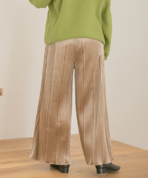 ITEMS URBANRESEARCH（アイテムズ アーバンリサーチ）の「ベロアプリーツパンツ（その他パンツ・レディース・ブラック/ベージュ/ピンク/グリーン系その他・FREE）」の5枚目の写真