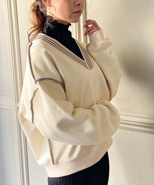 JUNOAH(ジュノア)の「リブラインVネックトレーナー(スウェット・レディース・ブラック/ブルー/アイボリー/ミント/ホワイト系その他・MEDIUM/LARGE)」の17枚目の写真