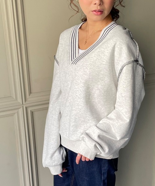 JUNOAH(ジュノア)の「リブラインVネックトレーナー(スウェット・レディース・ブラック/ブルー/アイボリー/ミント/ホワイト系その他・MEDIUM/LARGE)」の10枚目の写真