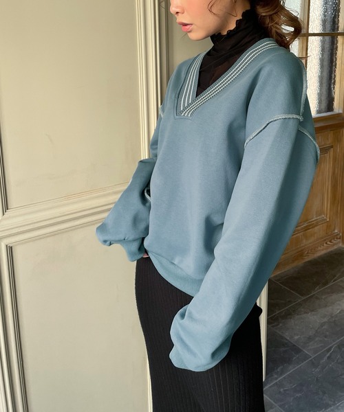 JUNOAH(ジュノア)の「リブラインVネックトレーナー(スウェット・レディース・ブラック/ブルー/アイボリー/ミント/ホワイト系その他・MEDIUM/LARGE)」の9枚目の写真