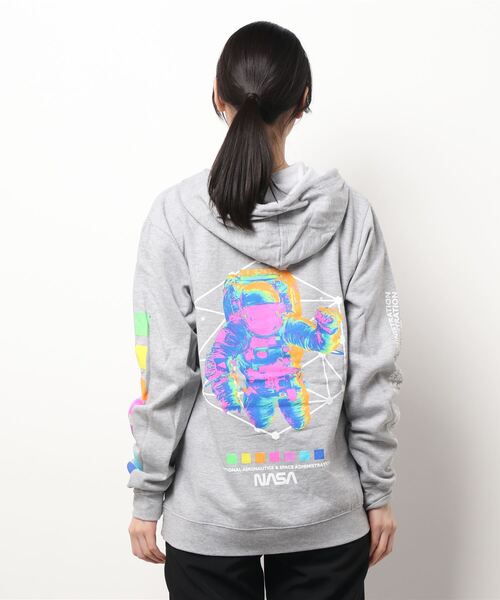 NASA（ナサ）の「《NASA》 SWEAT PULLPARKA（パーカー・レディース・ブラック/グレー・MEDIUM/LARGE/X-LARGE）」の4枚目の写真